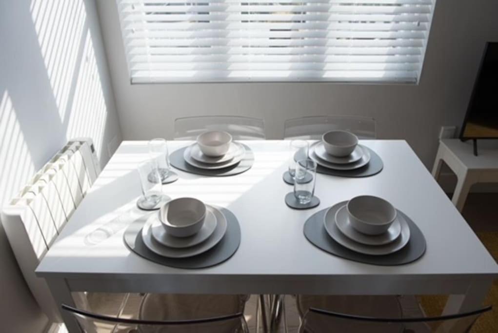 Beautiful, Spacious 1 Bed Flat Brentwood Luaran gambar