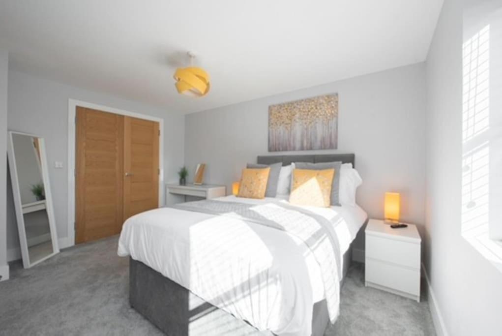 Beautiful, Spacious 1 Bed Flat Brentwood Luaran gambar
