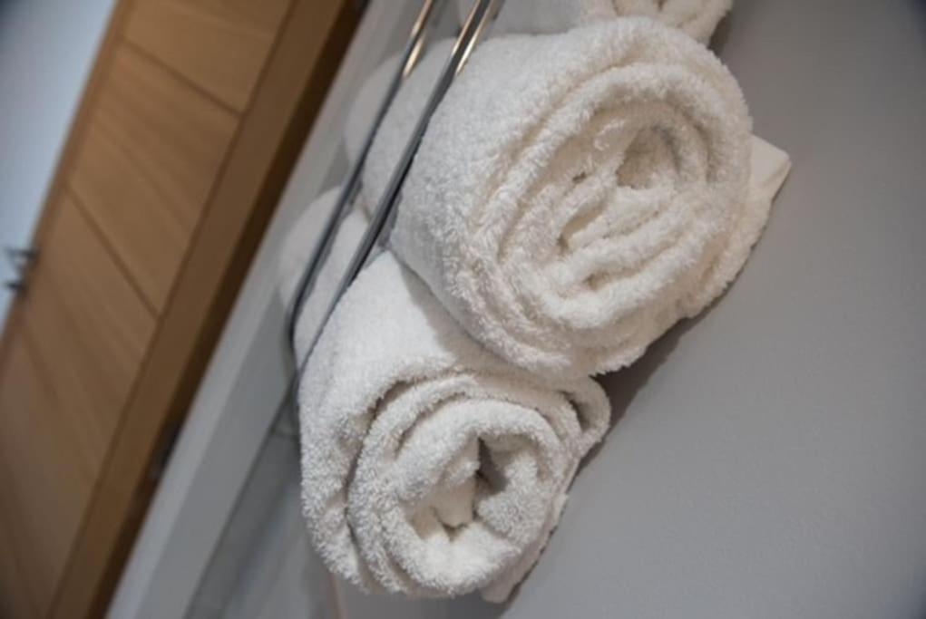 Beautiful, Spacious 1 Bed Flat Brentwood Luaran gambar