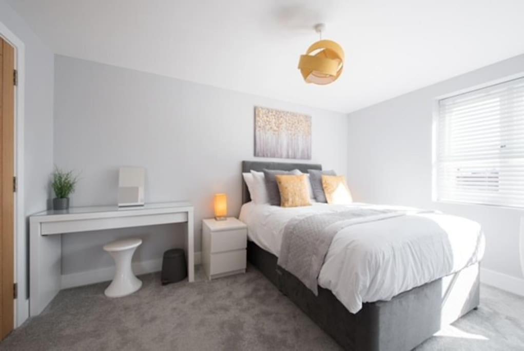 Beautiful, Spacious 1 Bed Flat Brentwood Luaran gambar