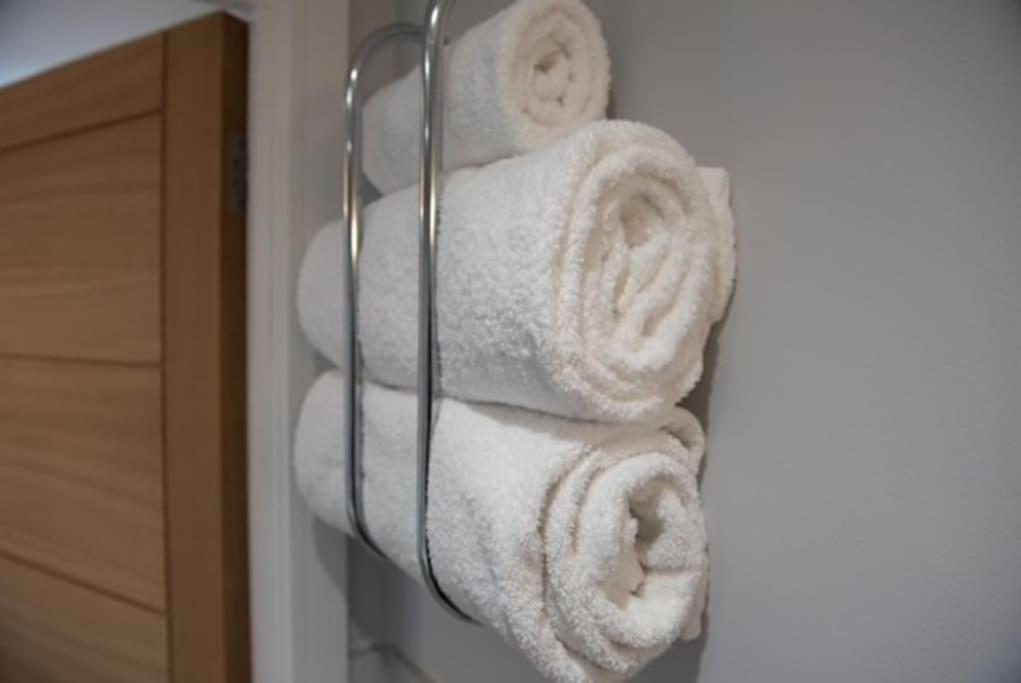 Beautiful, Spacious 1 Bed Flat Brentwood Luaran gambar