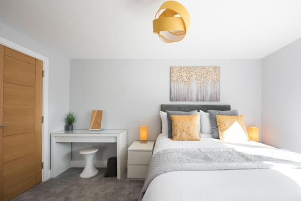 Beautiful, Spacious 1 Bed Flat Brentwood Luaran gambar